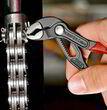 Высокотехнологичные сантехнические клещи Cobra Knipex 87 01 125. Фото-7